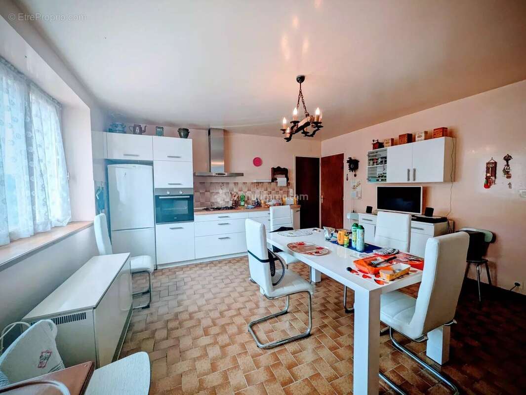 Maison à REBEUVILLE