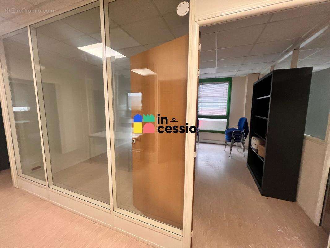 ? beaux bureaux en zone franche 6 parkings – le mans ? - photo 6