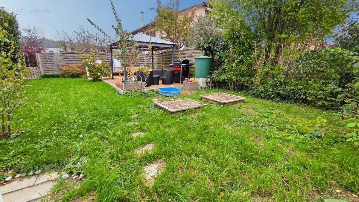 Appartement à VETRAZ-MONTHOUX