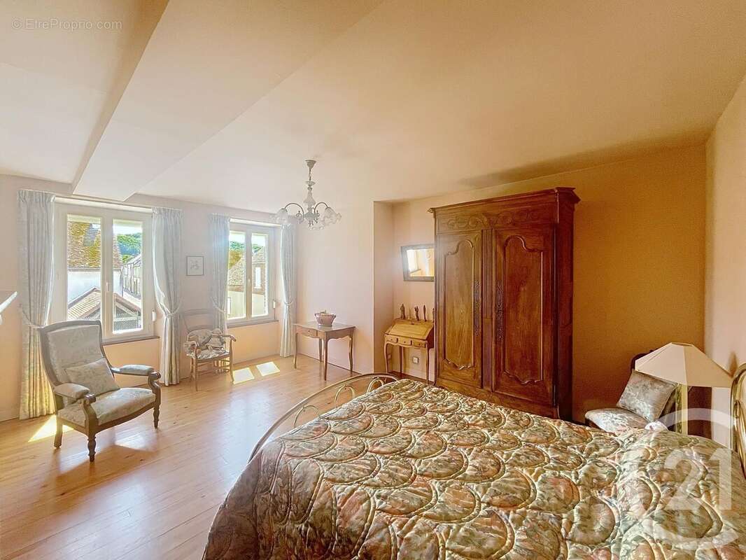 Maison à LES BORDES