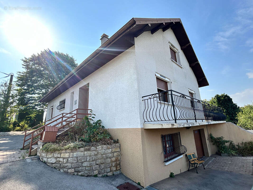 Montfaucon - Maison de 6 pièces - 147 m2 avec sous-sol complet - photo 14