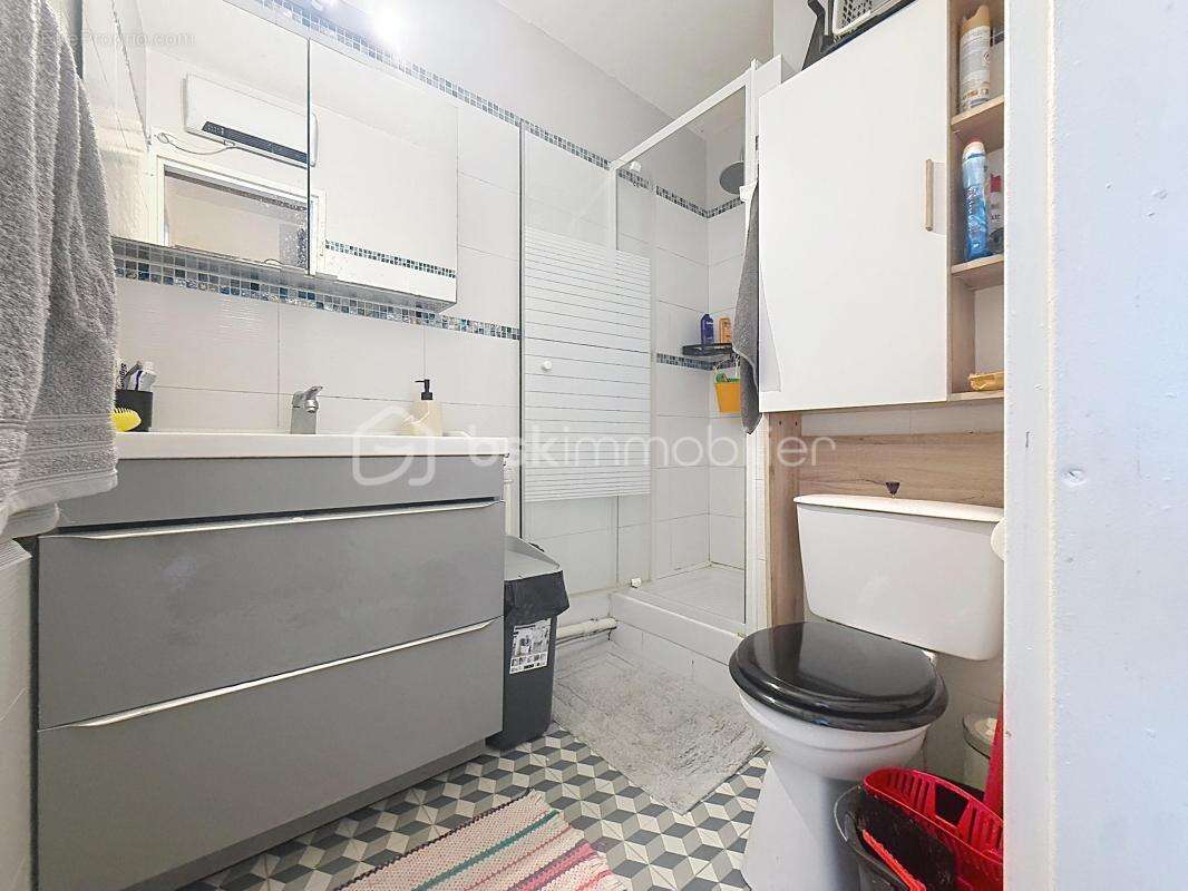 Studio de 23m2 au 2ème étage plein centre - photo 6