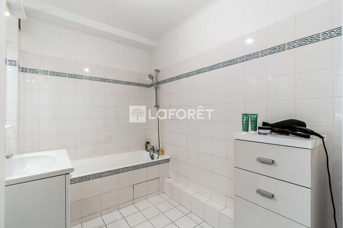 2 balcons - 3 chambres - sectorisation jean de la fontaine - dpe d - photo 14