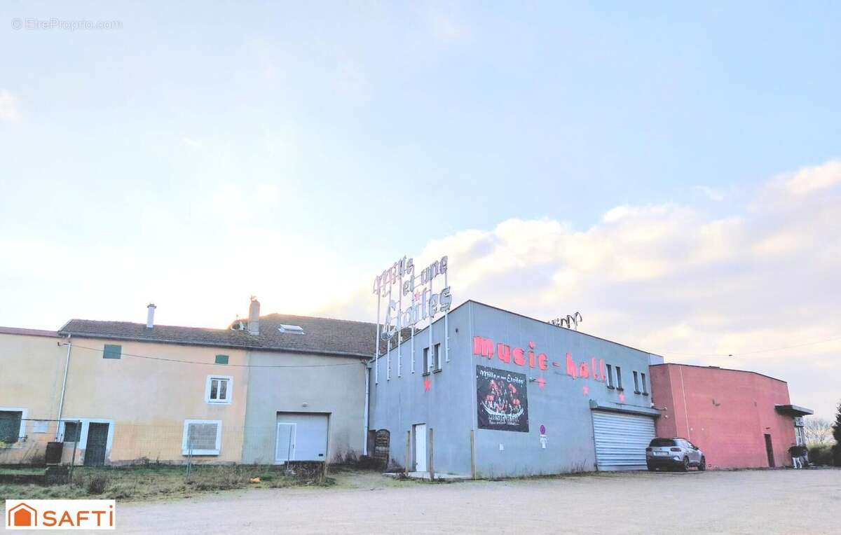 Photo 2 - Commerce à CHARMES