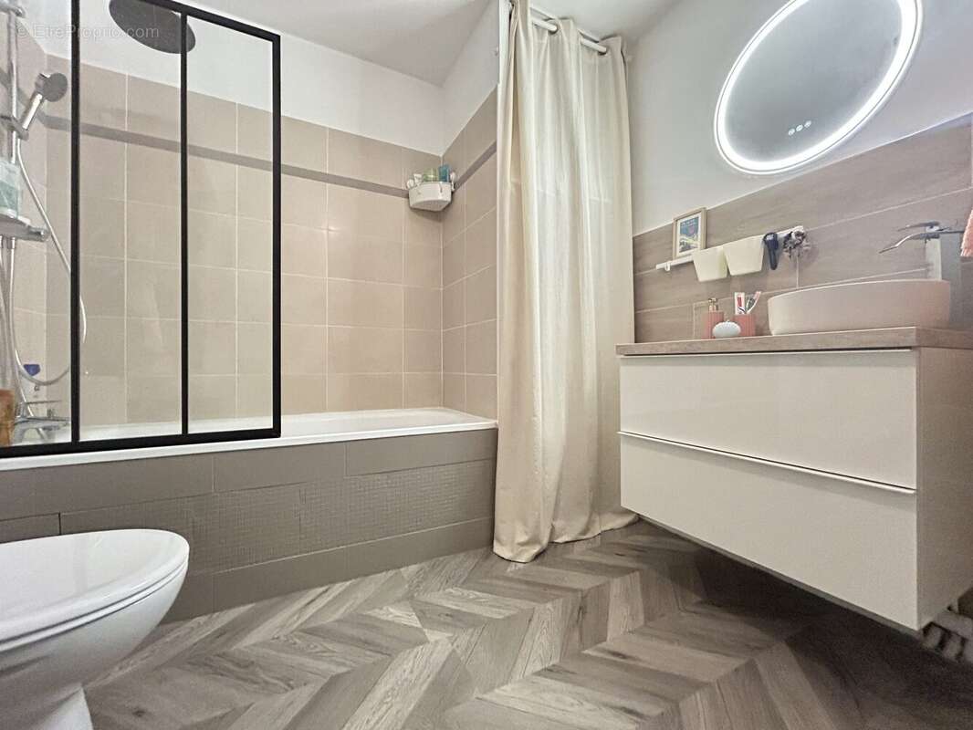 Appartement à CORBEIL-ESSONNES