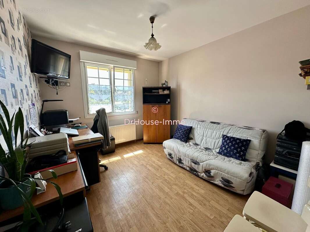 Maison 212 m² à Douvres-La-Delivrande  - photo 7