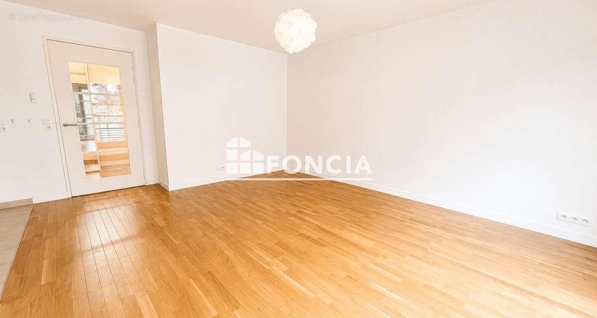 Appartement à SURESNES