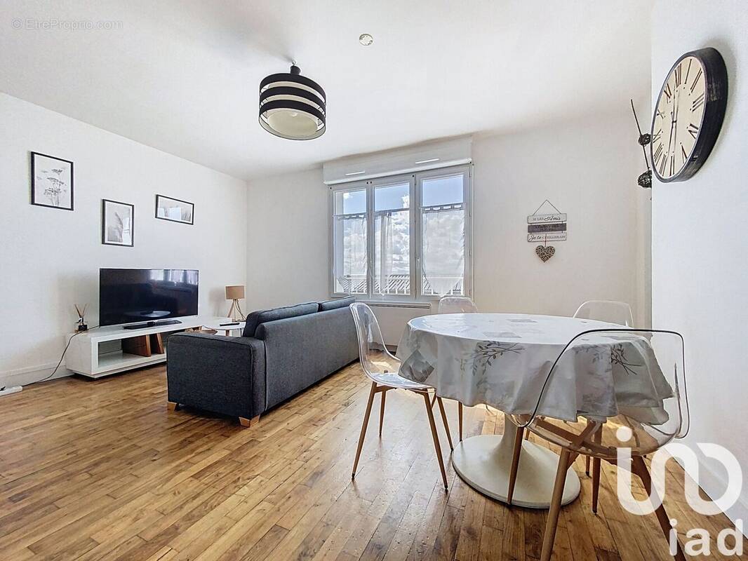 Photo 1 - Appartement à SAINT-JOUAN-DES-GUERETS