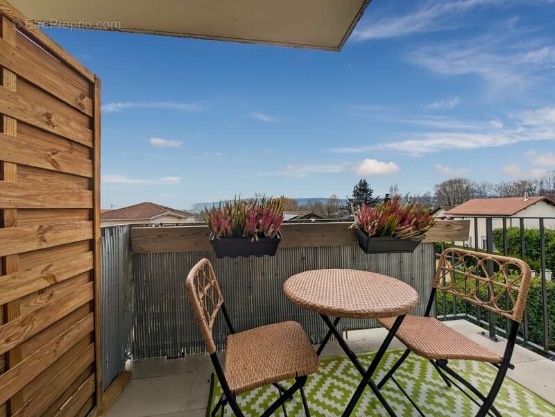 Appartement à CONTAMINE-SUR-ARVE