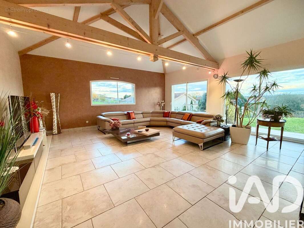 Photo 2 - Maison à BOURGOIN-JALLIEU