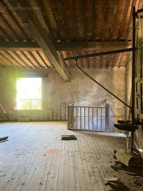 Maison à SAINT-LAURENT-DE-LA-SALANQUE