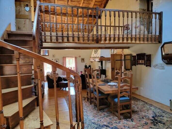 Maison à NANTEUIL-EN-VALLEE