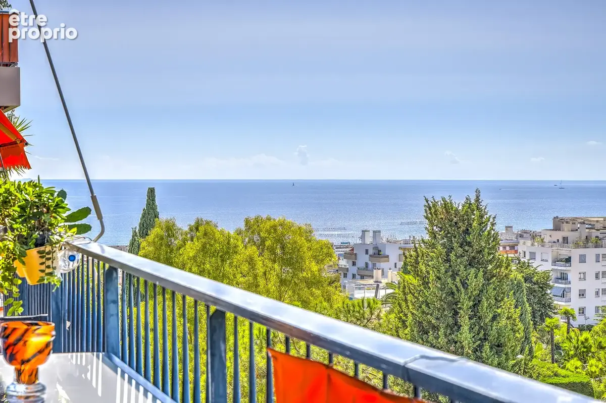 Superbe F4 mi-colline 105m2 Vue mer carte postale - photo 9