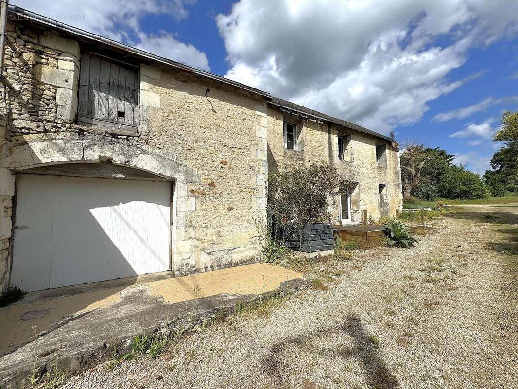   - Maison à SAINT-JACQUES-DE-THOUARS