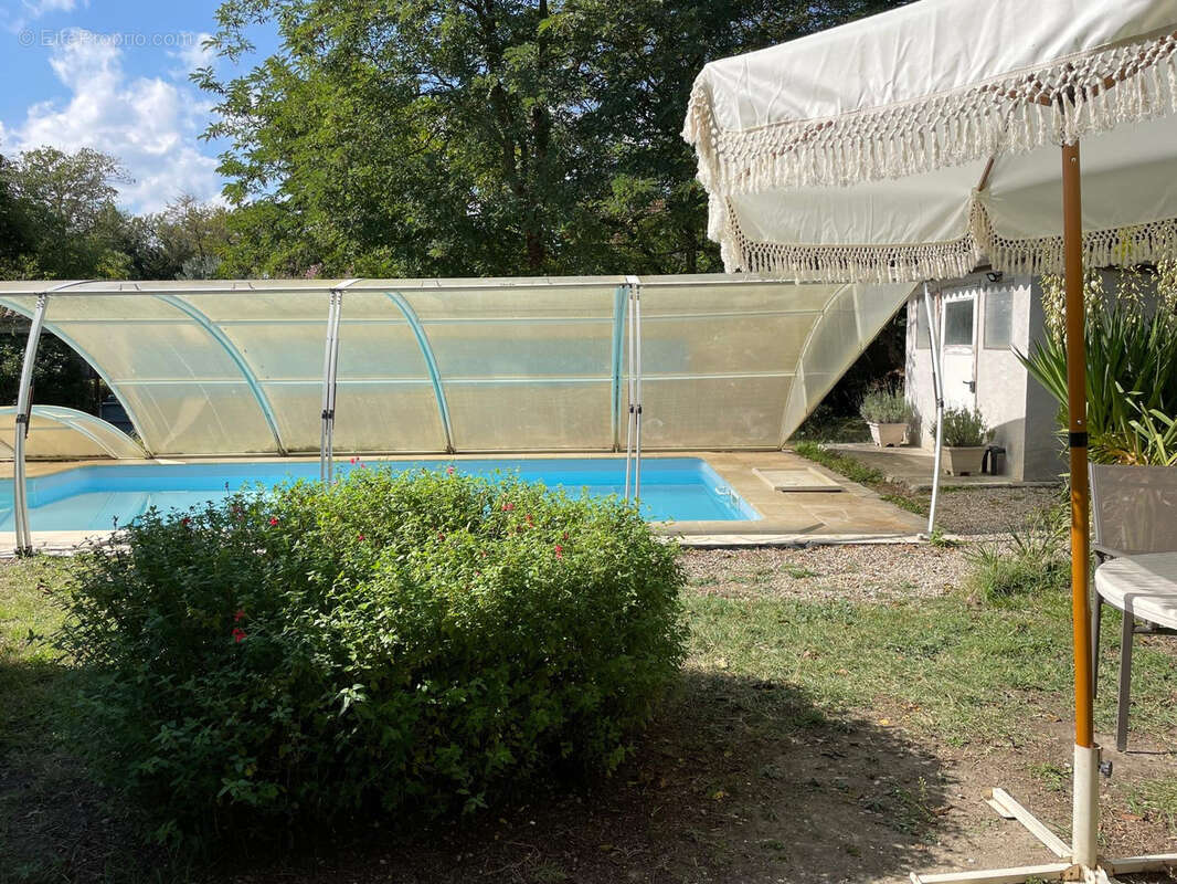 Rare et exceptionnel : Maison 4 chambres avec piscine et grand terrain au cœur de Bram. - photo 4