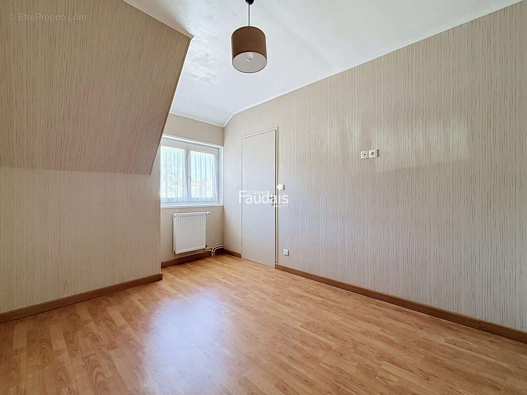 Maison 100 m² à Saint-Lo  - photo 7