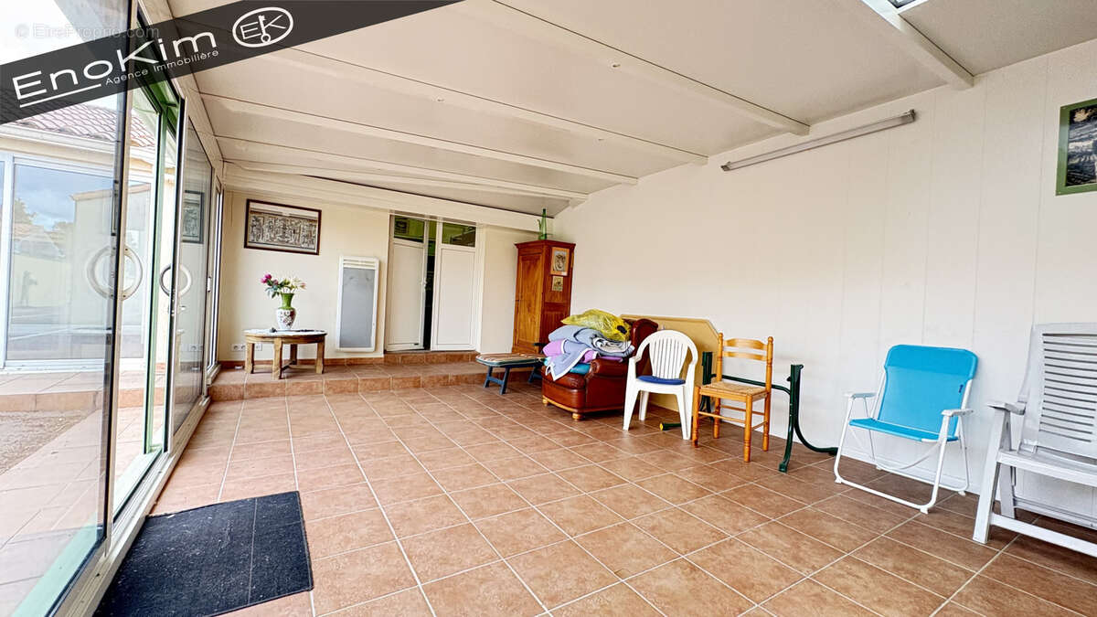 Maison 118m2 à Avrille sur une parcelle de 481m2 - photo 8