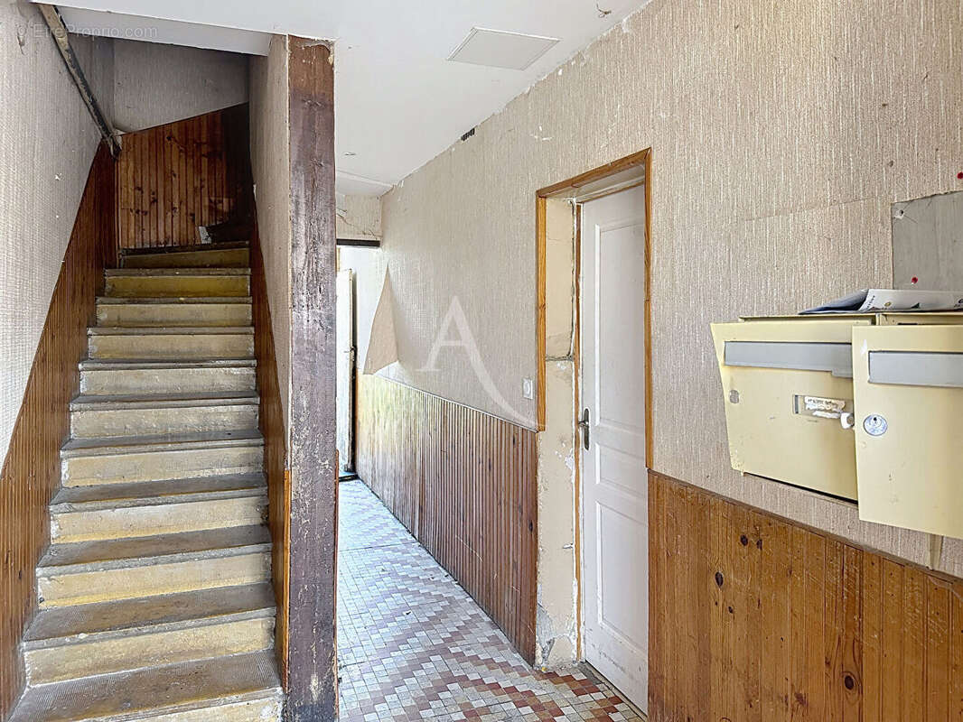 Appartement à LES PONTS-DE-CE