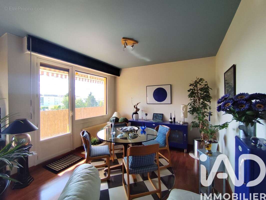 Photo 3 - Appartement à LA CHAPELLE-SAINT-MESMIN