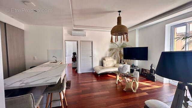 Appartement à BORMES-LES-MIMOSAS