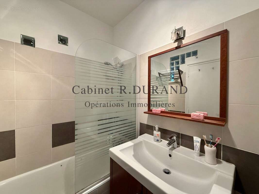 Appartement à LA GARENNE-COLOMBES