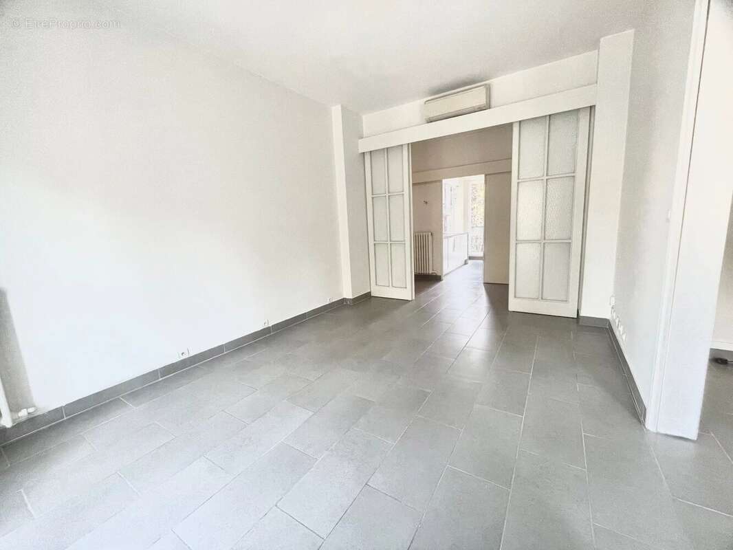 Appartement à MARSEILLE-2E