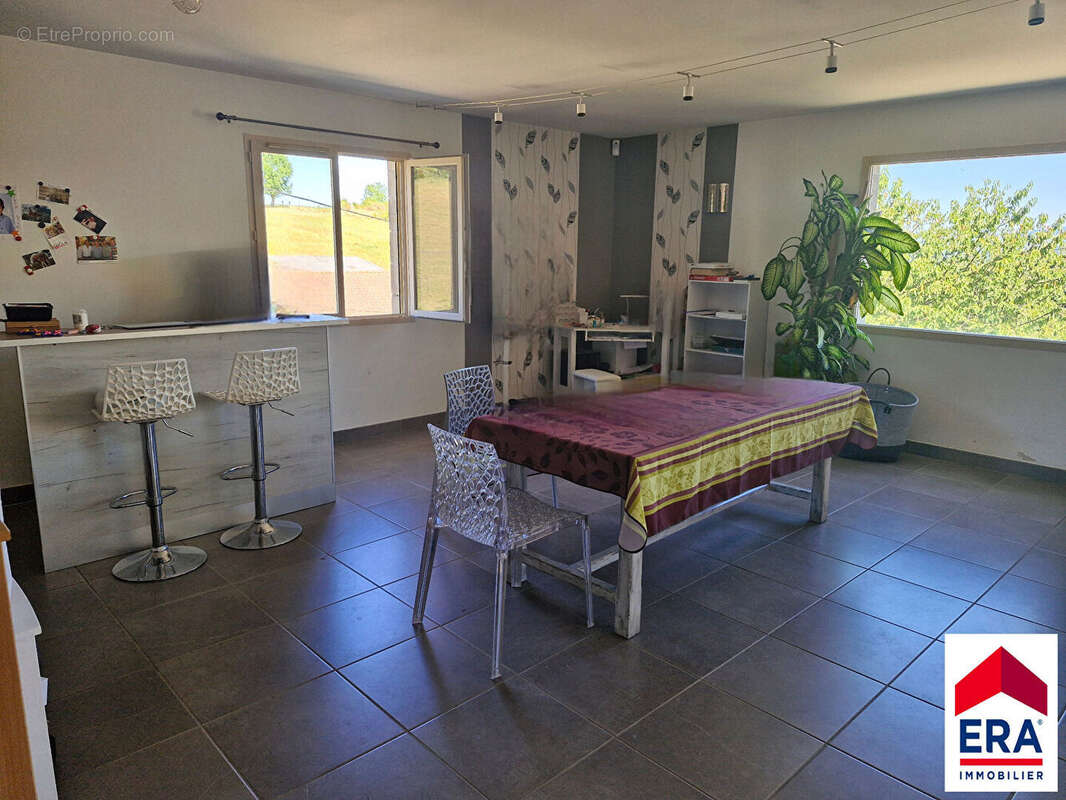 Maison à LES AVENIERES