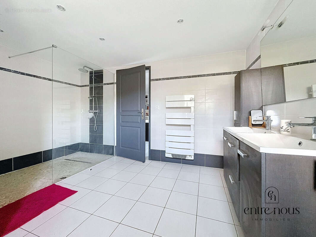 Photo 8 - Maison à SAINT-VICTOR-DE-CESSIEU