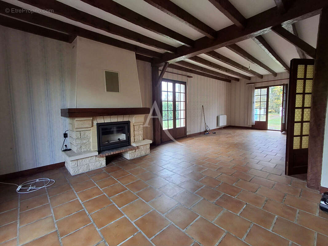 Maison à FONTCOUVERTE