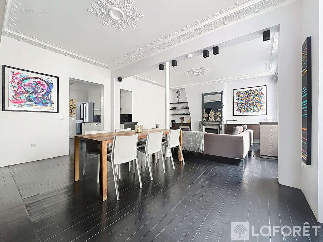 Appartement à PARIS-2E