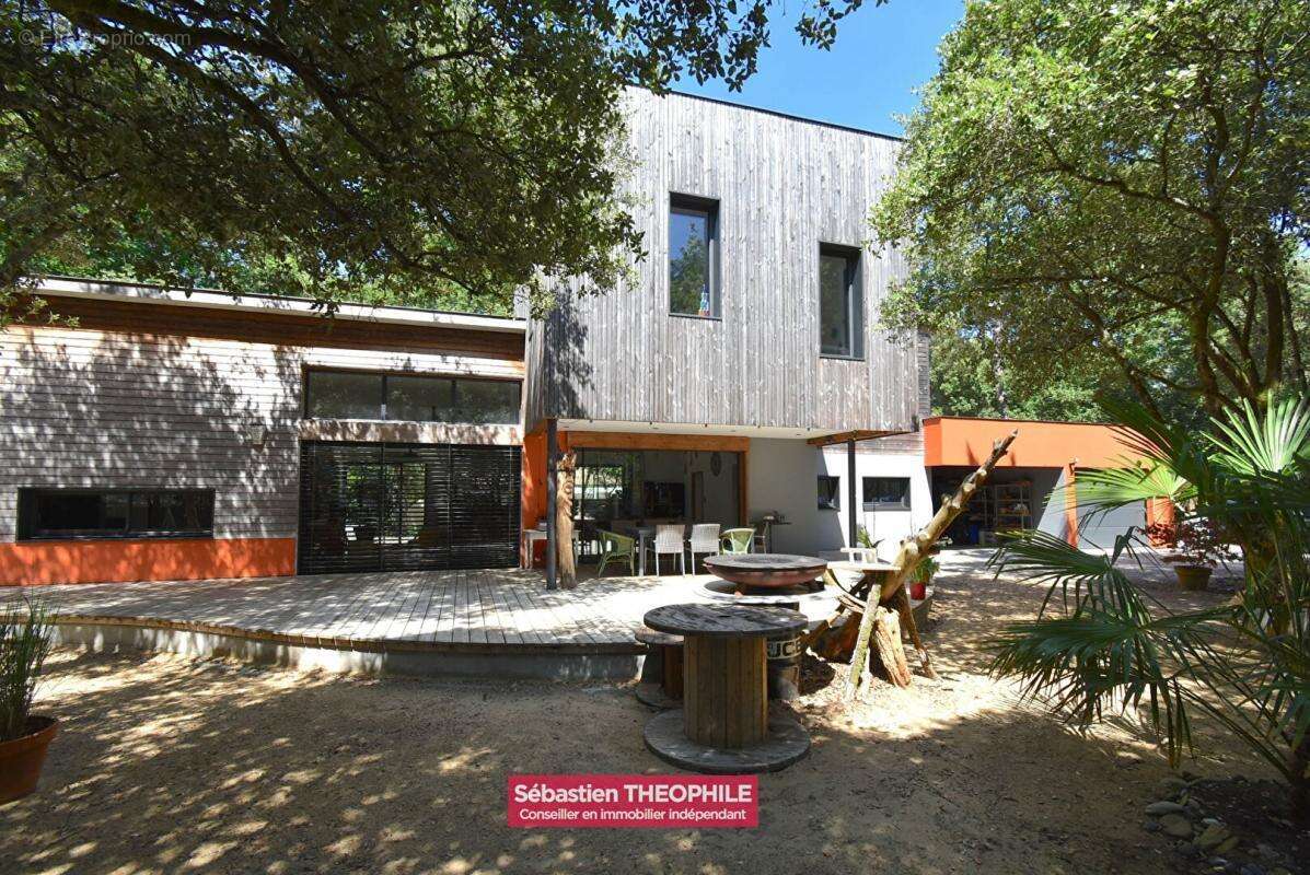 Maison à SAINT-HILAIRE-DE-RIEZ