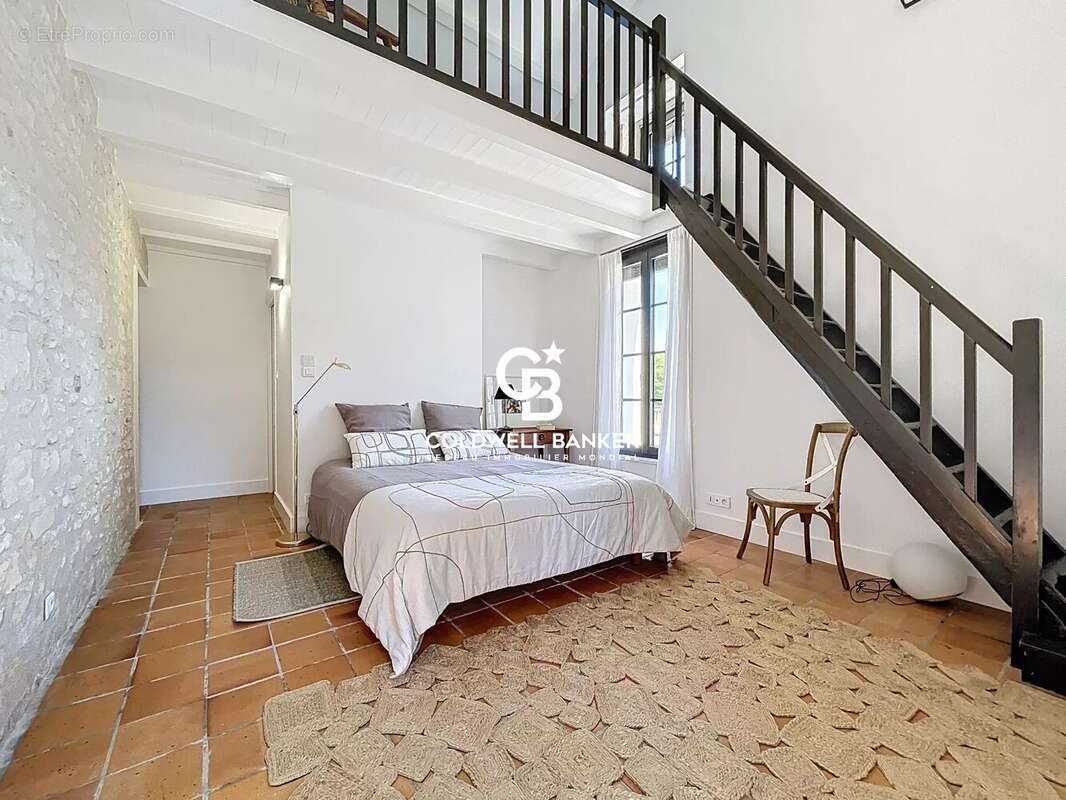 Maison à CORME-ROYAL