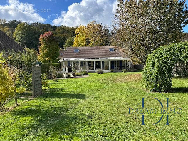 Beau jardin plat et bien exposé. - Maison à CIVIERES