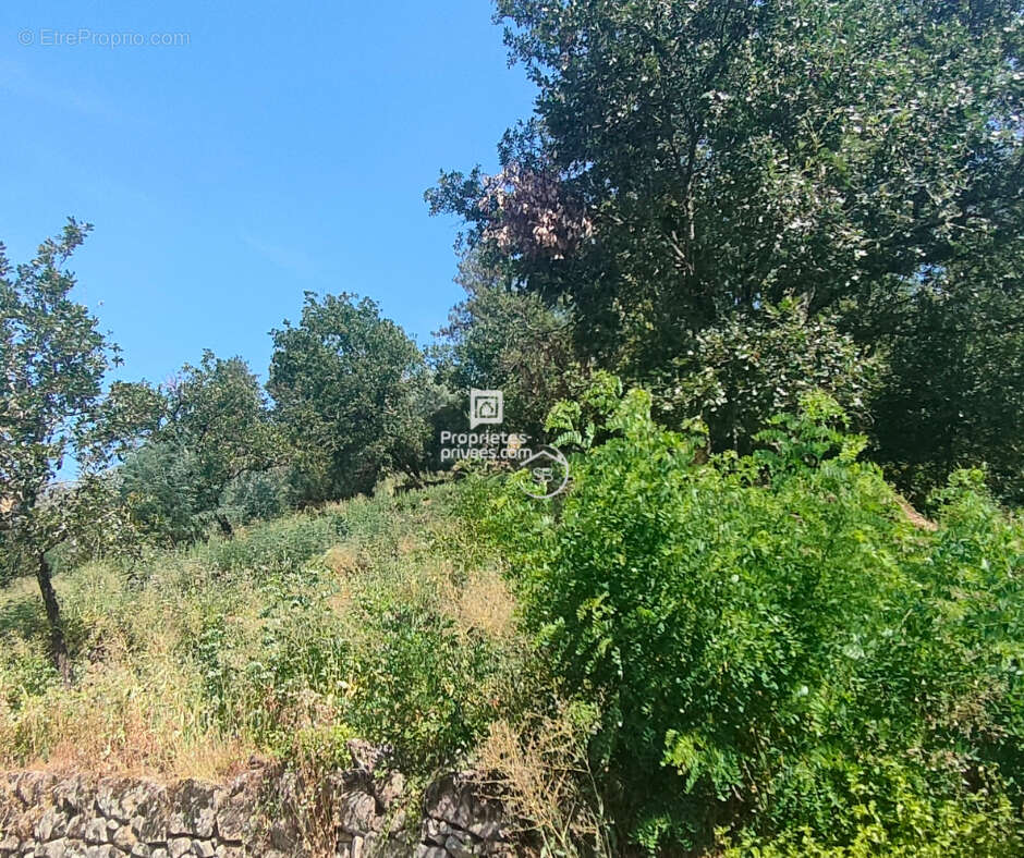 Terrain à AUBENAS
