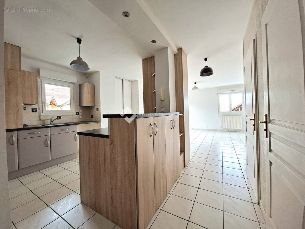 Appartement à LA ROCHE-SUR-FORON