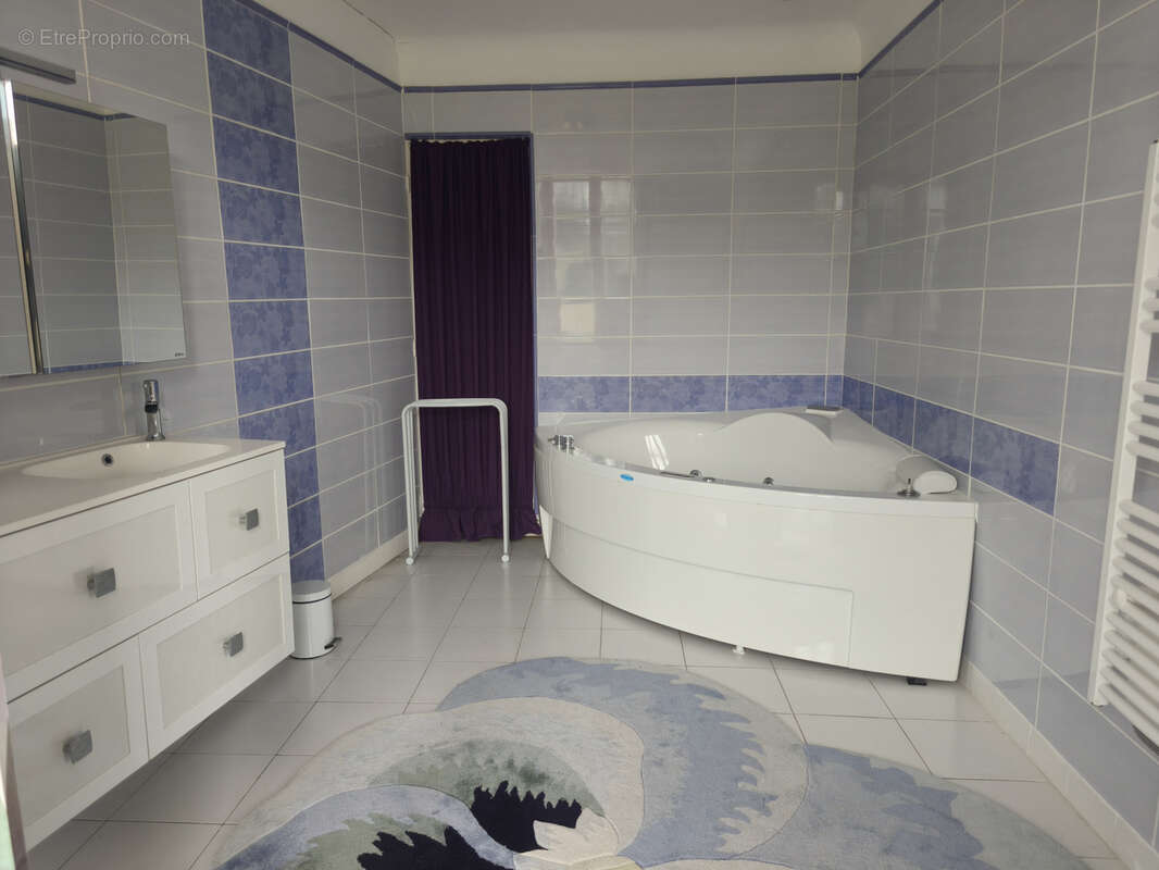 Maison à MONTREUIL-L'ARGILLE