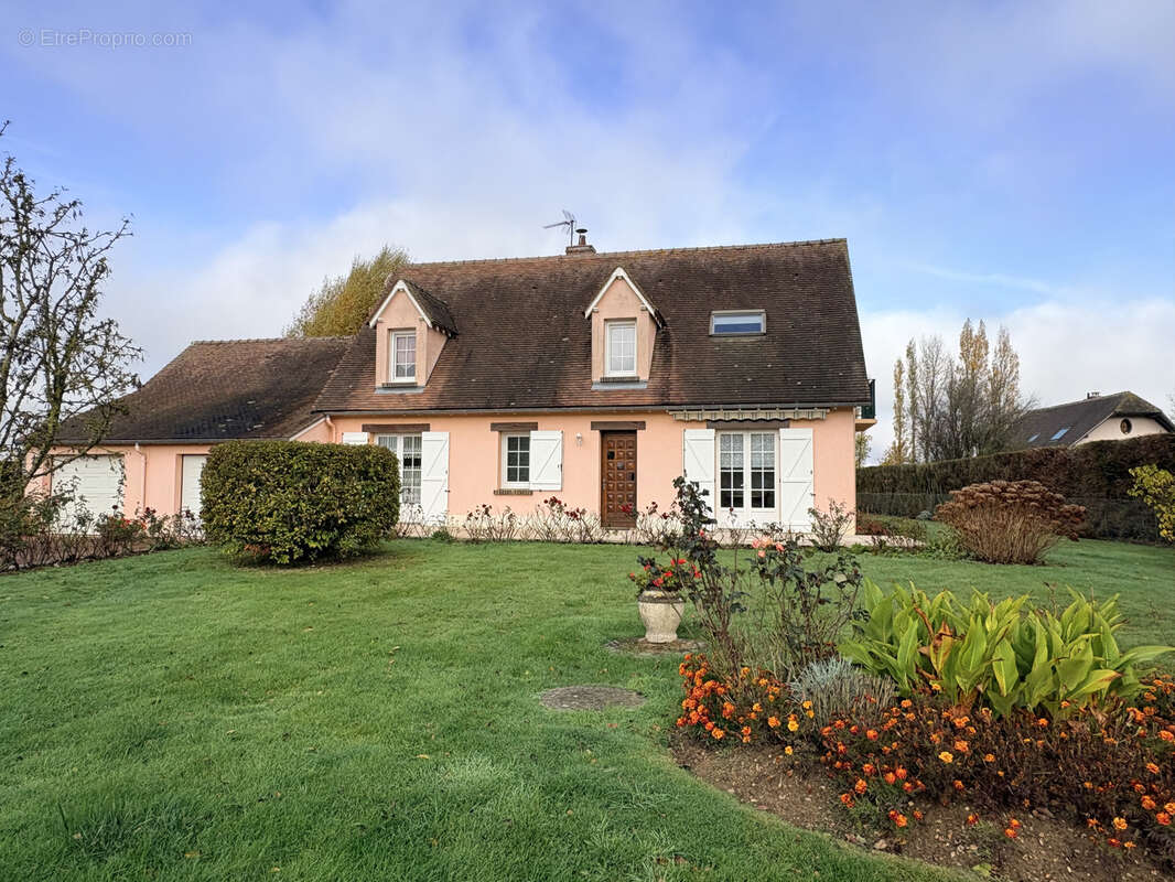 Maison à LE THIEULIN