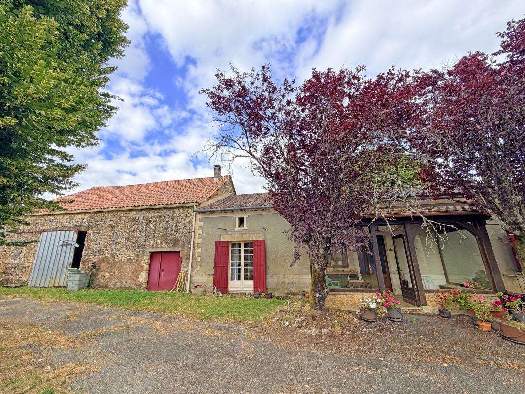 Maison avec dépendances - photo 2