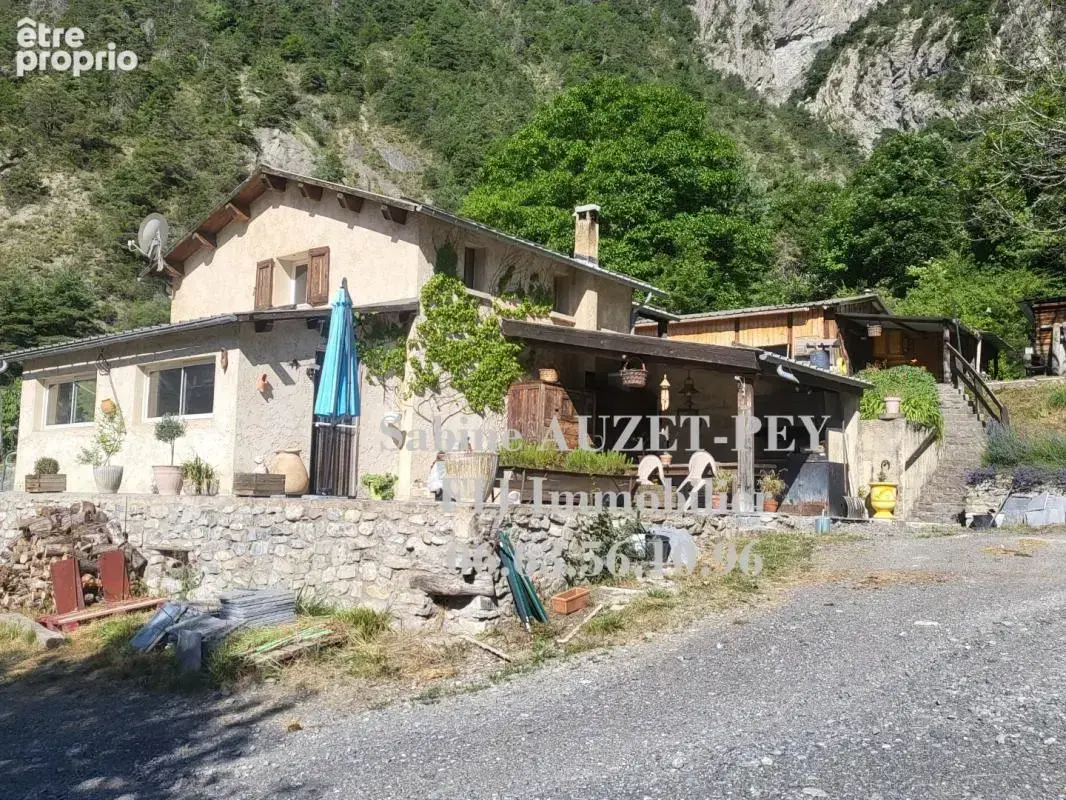 Maison 5 pièces / 180 m² / 387 000 EUR / PRADS-HAUTE-BLEONE - photo 15
