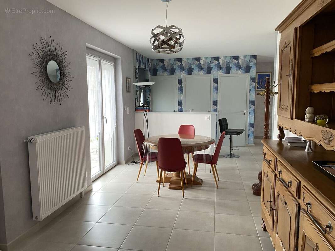 Maison à PEYRAT-LE-CHATEAU