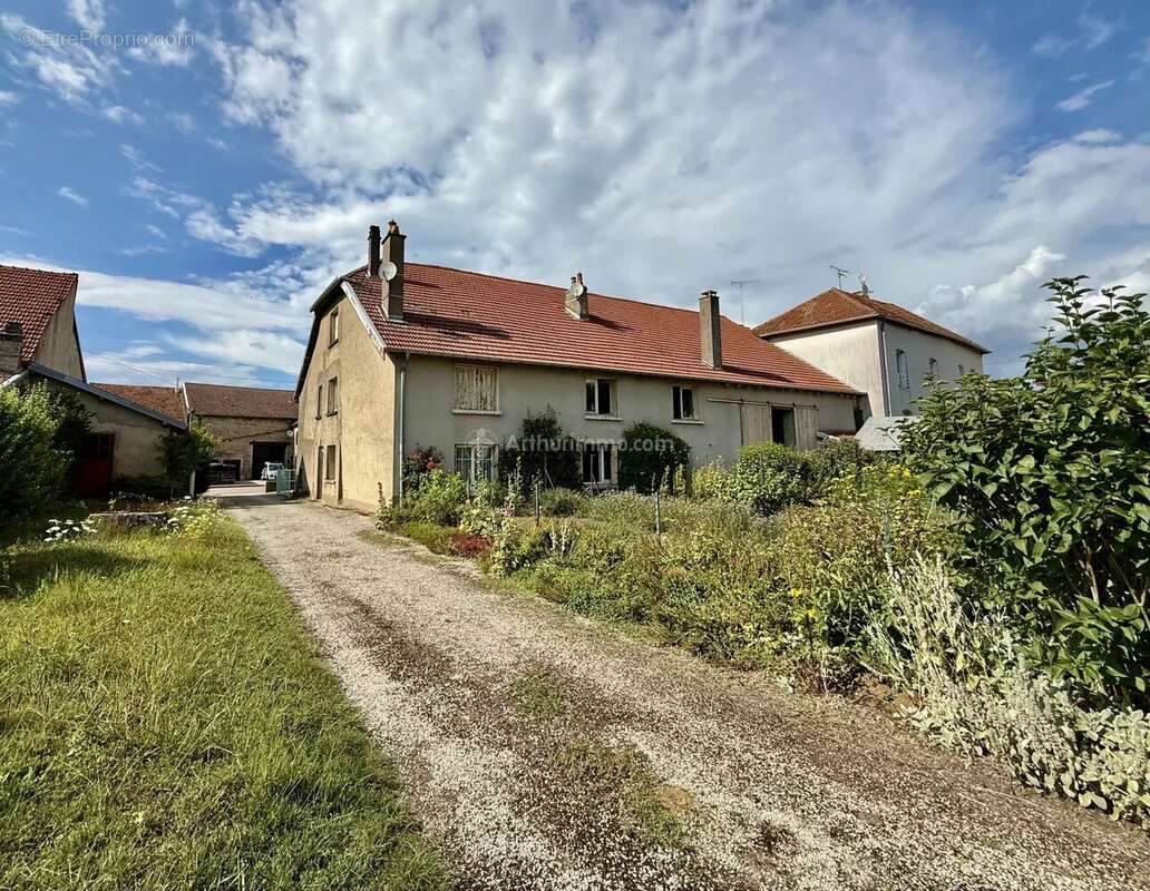 Maison à LIFFOL-LE-GRAND