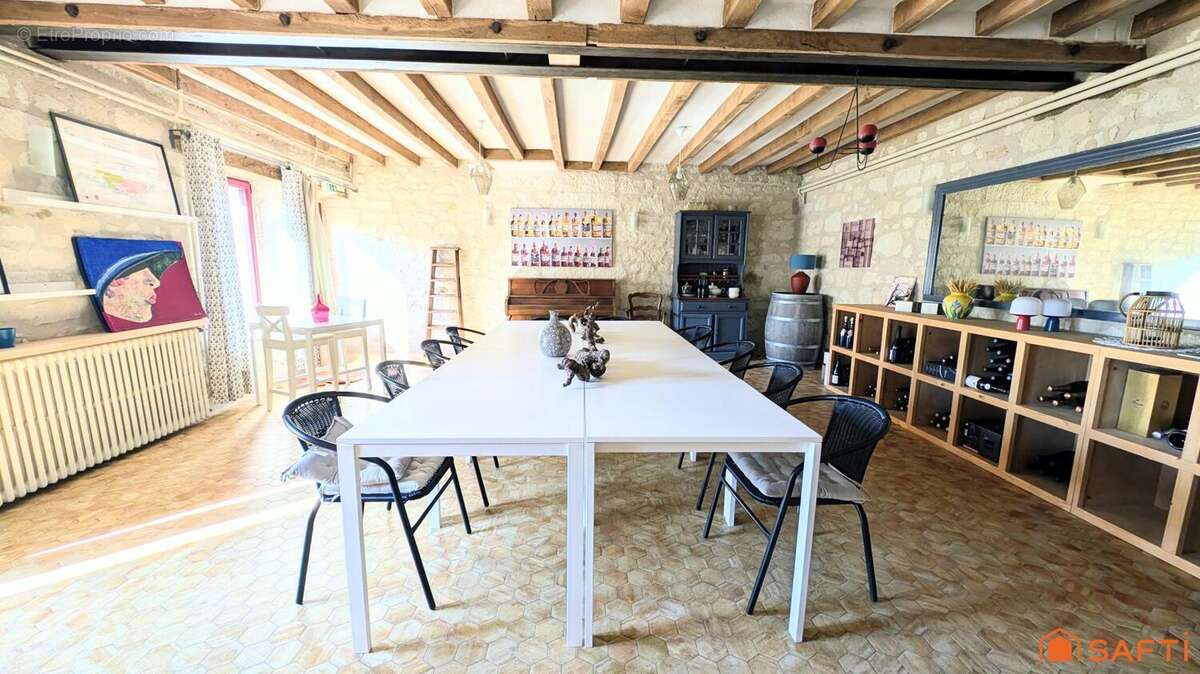 Photo 9 - Commerce à CHINON