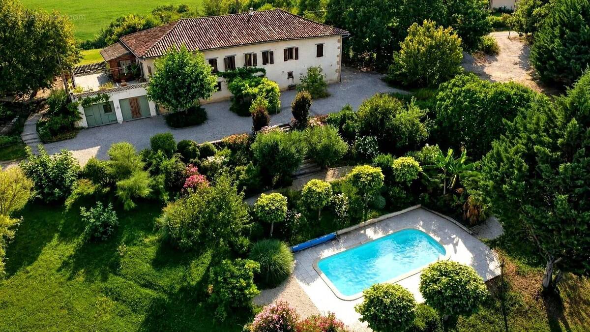 Maison à CAZAC