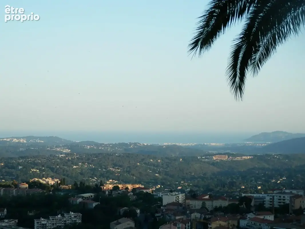 06. Grasse. Appartement Bourgeois de 180m² (150m² loi carrez) vue Mer, très calme, Jardin de 200m², 2 places de parkings, plusie - photo 3