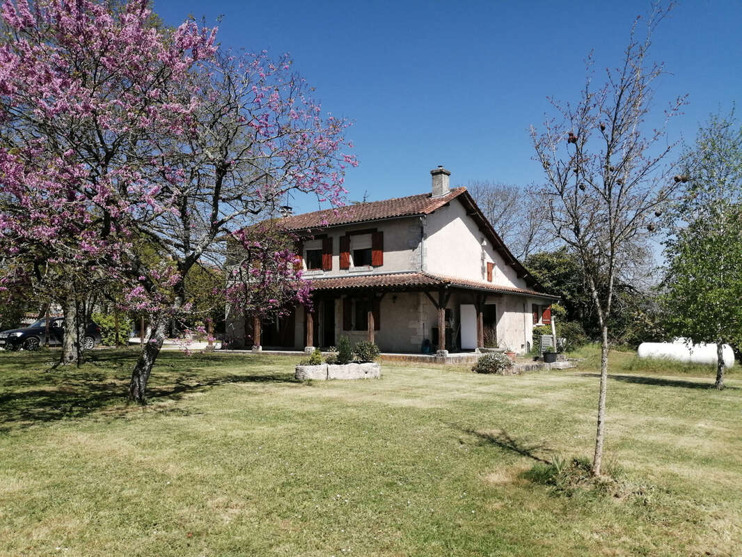 Maison à NABINAUD
