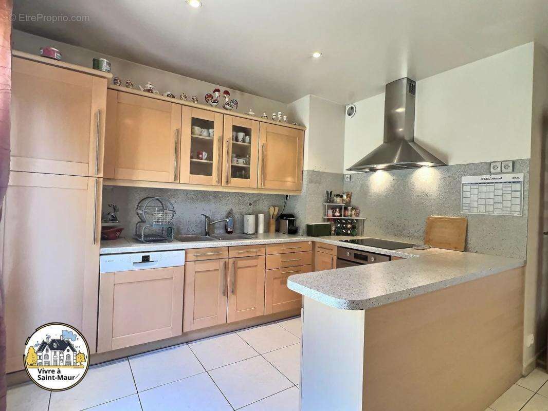 Maison à CHENNEVIERES-SUR-MARNE