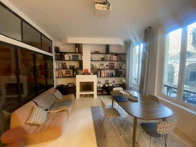 Appartement à PARIS-3E