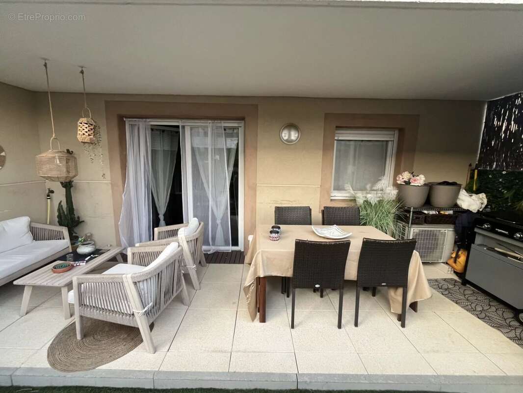 Appartement à SOLLIES-PONT