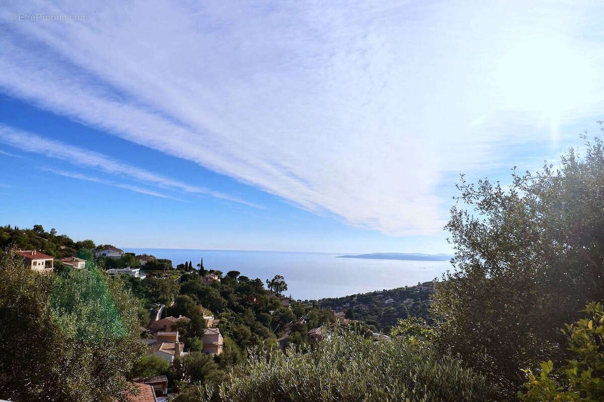 Maison à LES ISSAMBRES