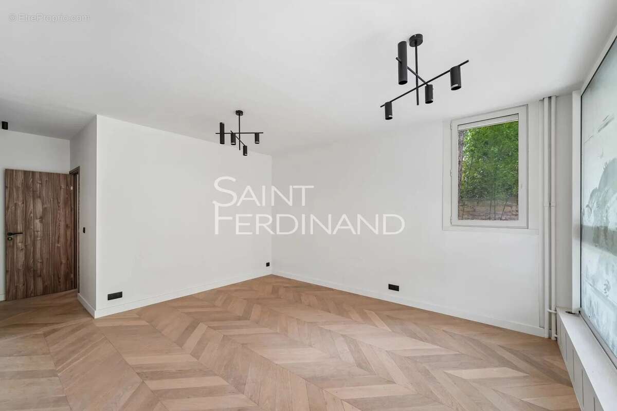Appartement à NEUILLY-SUR-SEINE